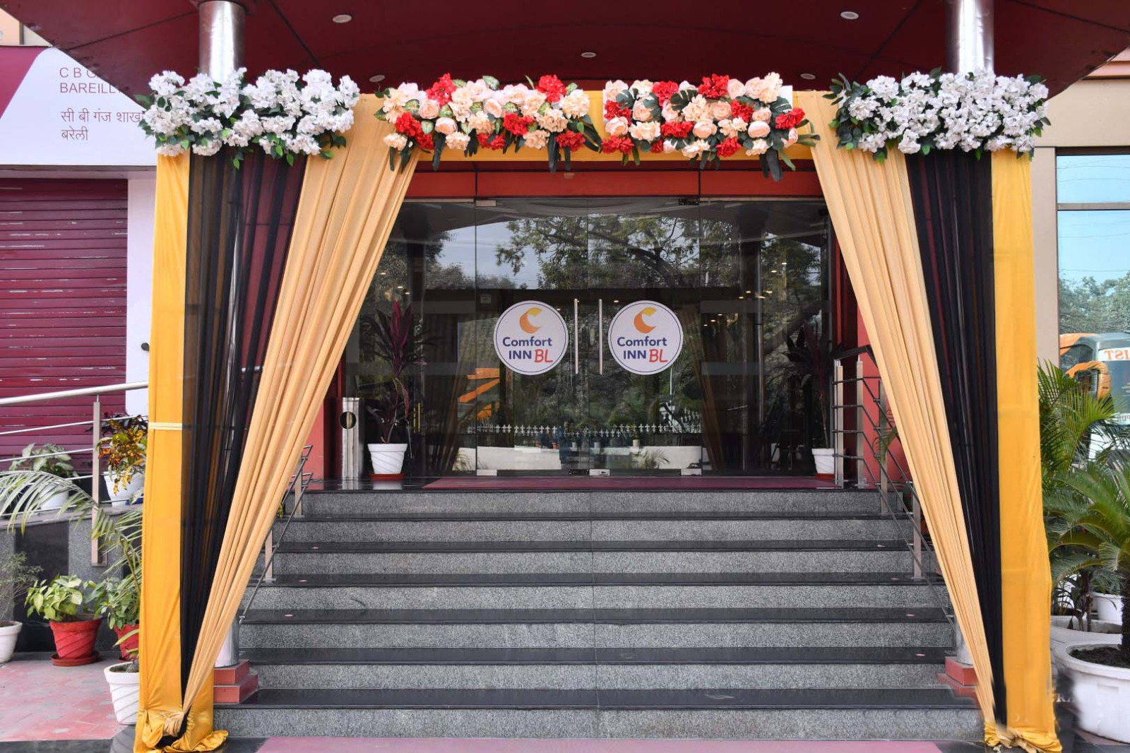 hotel-comfort-bl-bareilly (1)